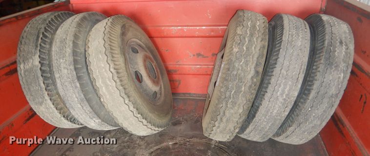 image for item HU9432 (6) 9.00-20 tires and wheels