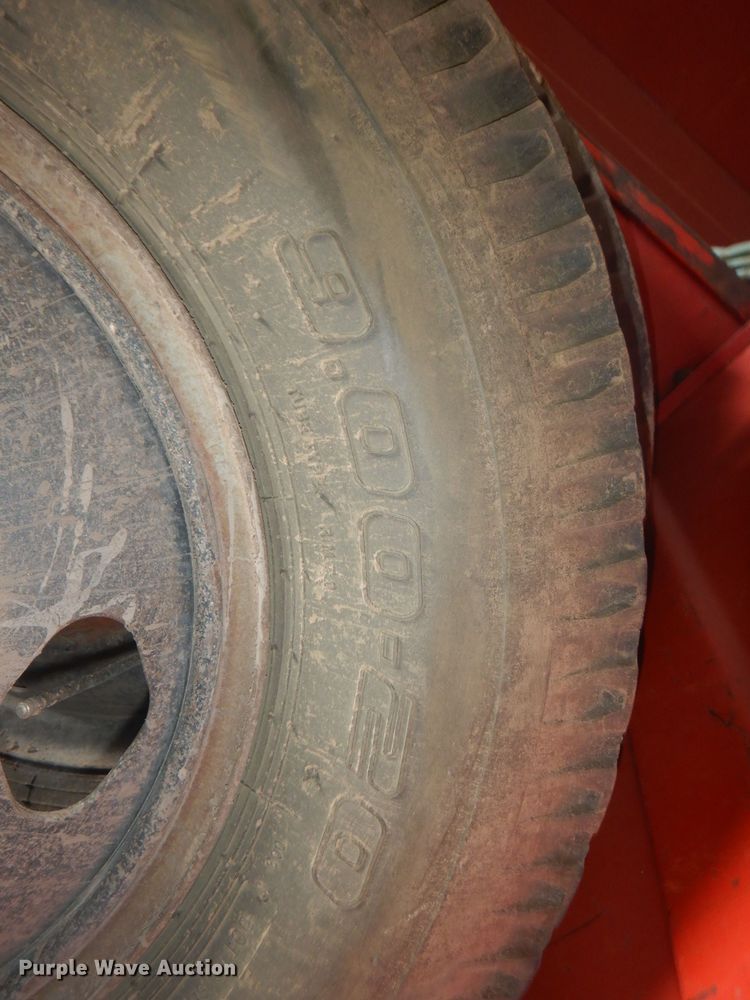 image for item HU9432 (6) 9.00-20 tires and wheels