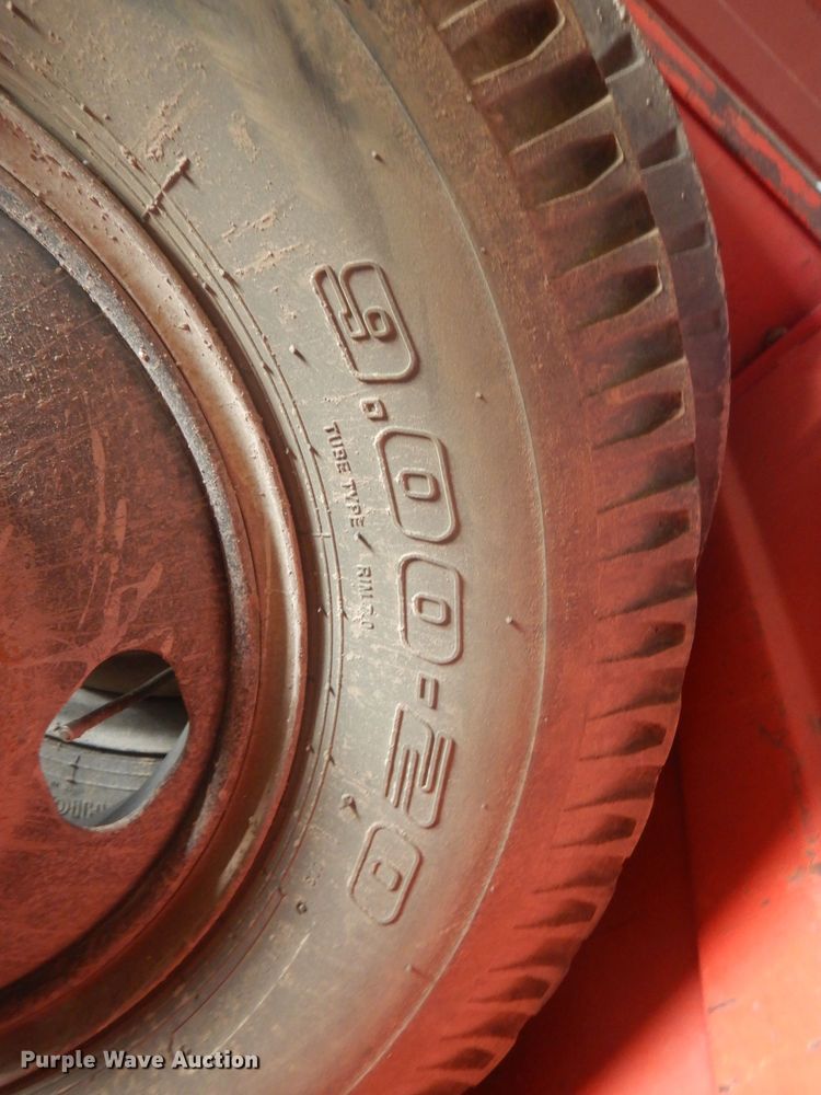 image for item HU9432 (6) 9.00-20 tires and wheels