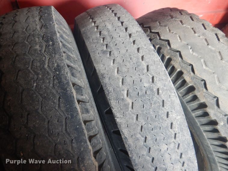 image for item HU9432 (6) 9.00-20 tires and wheels