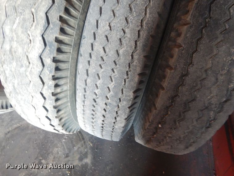 image for item HU9432 (6) 9.00-20 tires and wheels