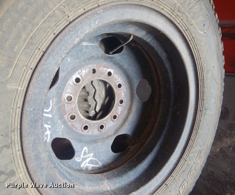 image for item HU9432 (6) 9.00-20 tires and wheels