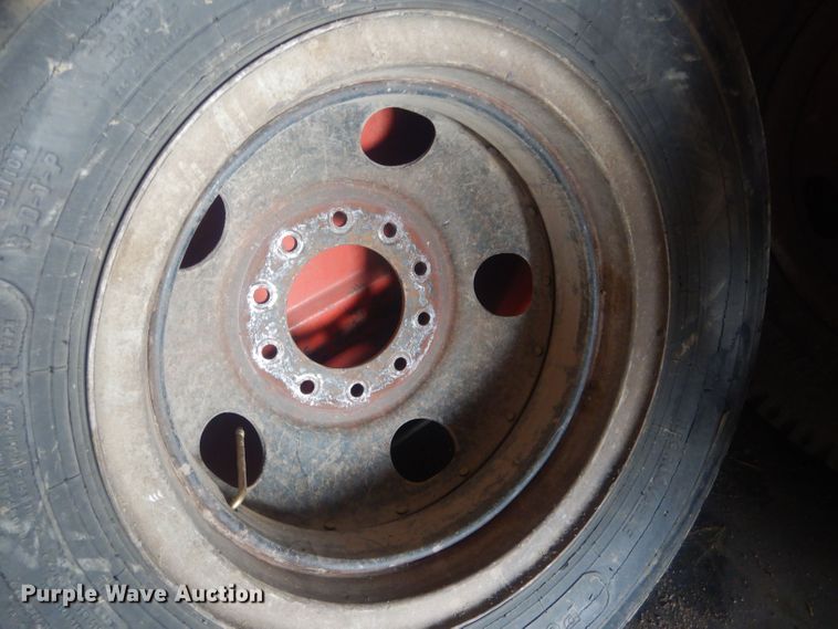 image for item HU9432 (6) 9.00-20 tires and wheels