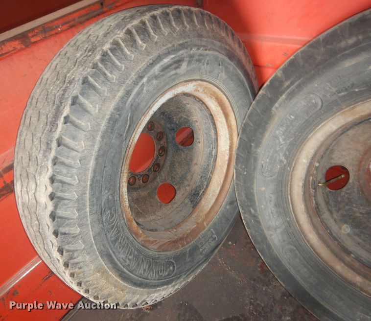 image for item HU9432 (6) 9.00-20 tires and wheels