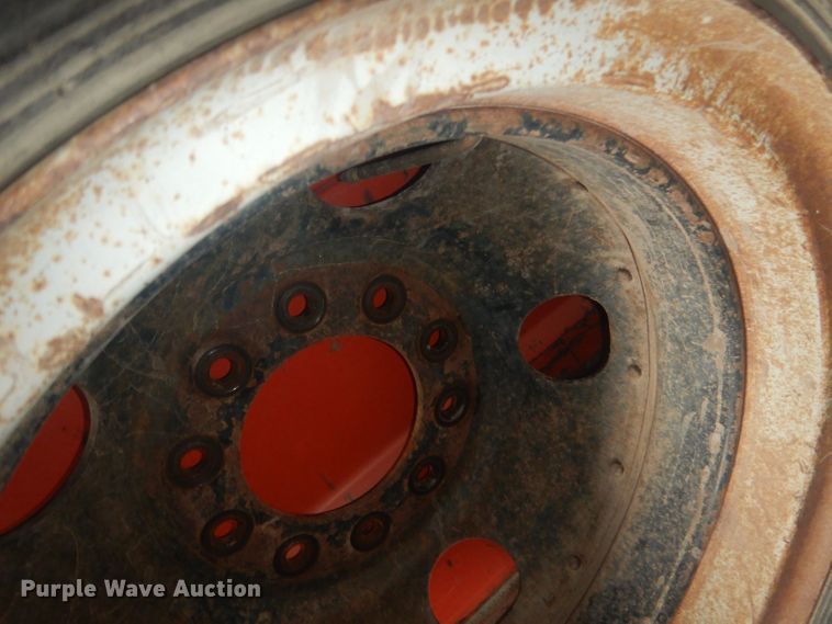 image for item HU9432 (6) 9.00-20 tires and wheels