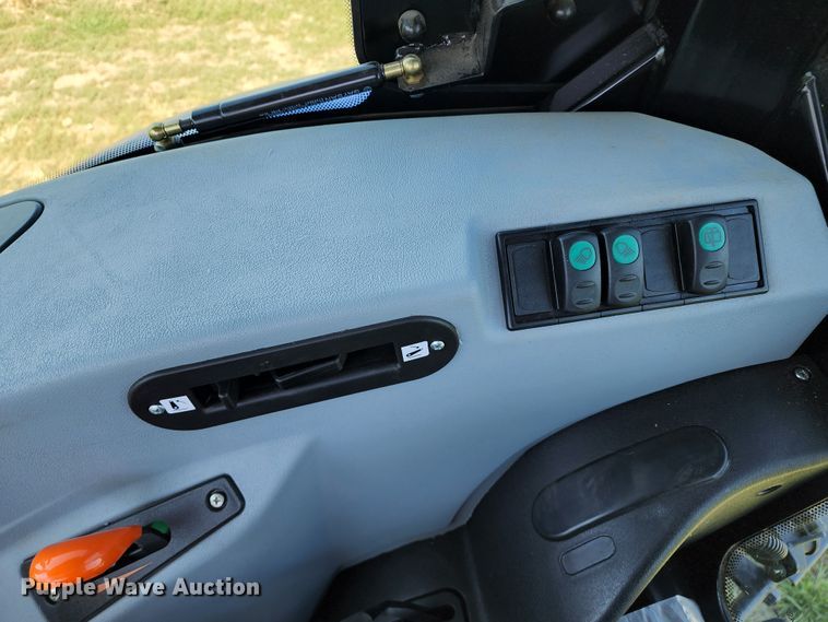 image for item JB9079 2021 New Holland Workmaster 75  MFWD tractor