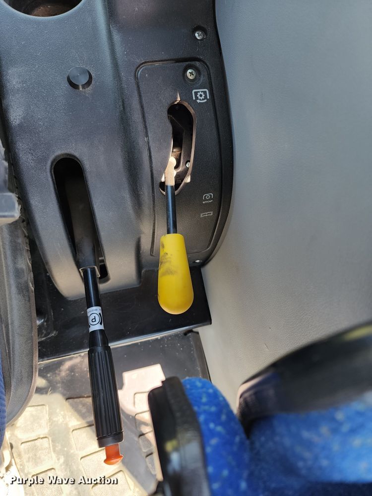 image for item JB9079 2021 New Holland Workmaster 75  MFWD tractor