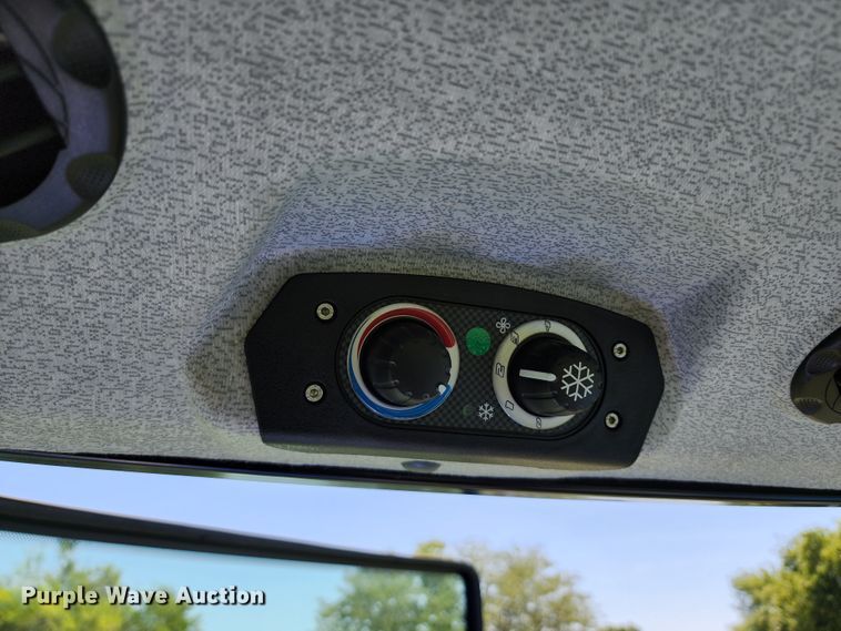 image for item JB9079 2021 New Holland Workmaster 75  MFWD tractor