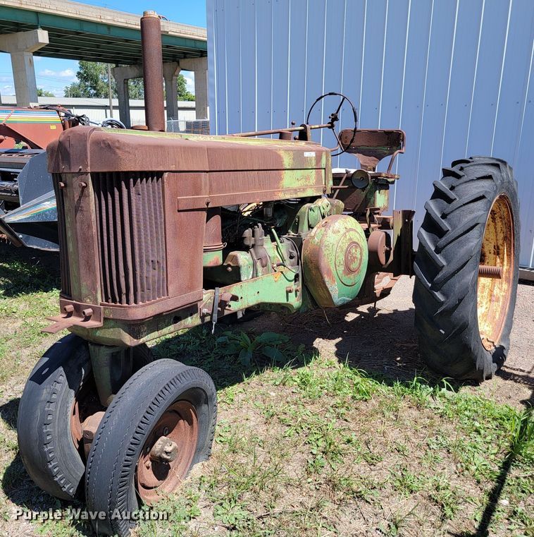 image for item JC9680 John Deere 60  tractor