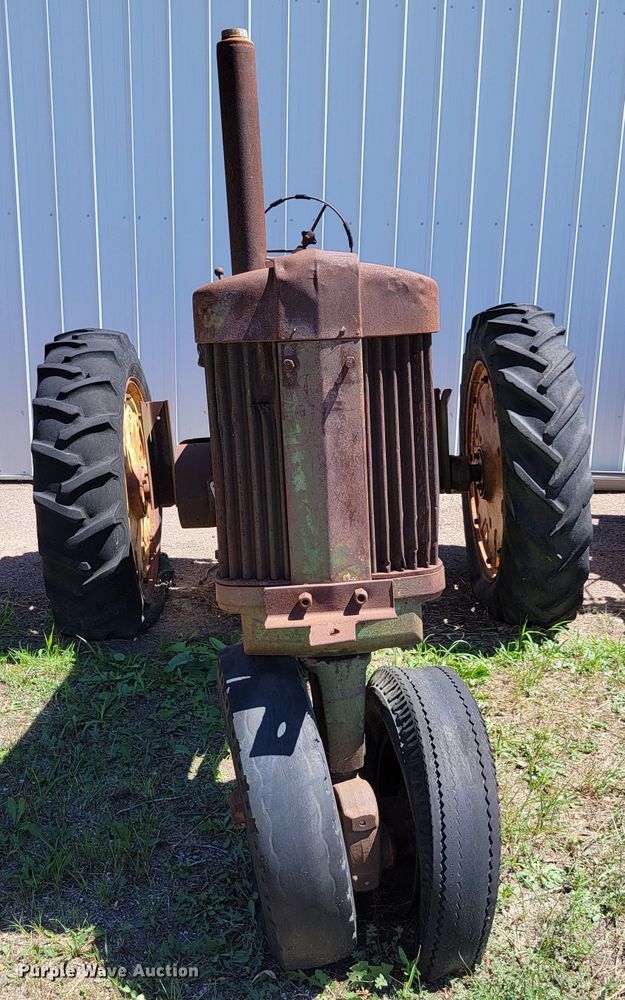 image for item JC9680 John Deere 60  tractor