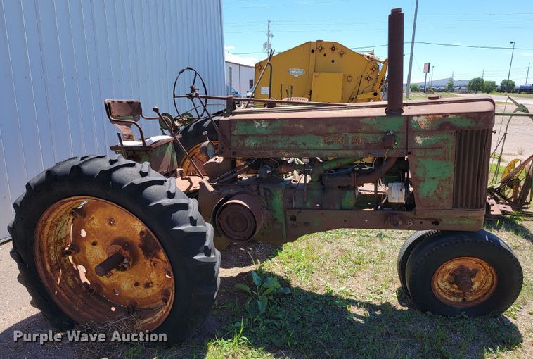 image for item JC9680 John Deere 60  tractor