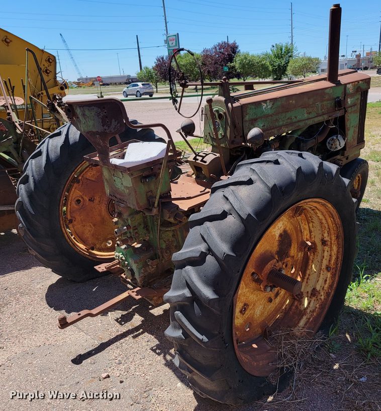 image for item JC9680 John Deere 60  tractor
