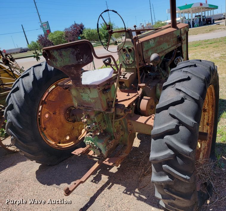 image for item JC9680 John Deere 60  tractor