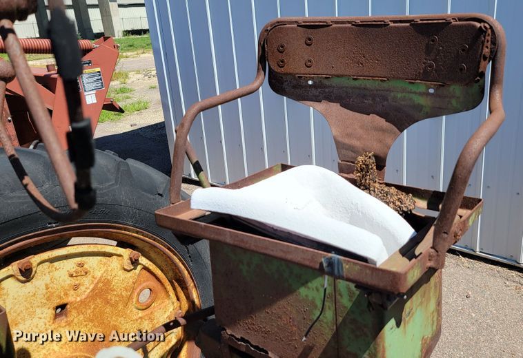 image for item JC9680 John Deere 60  tractor