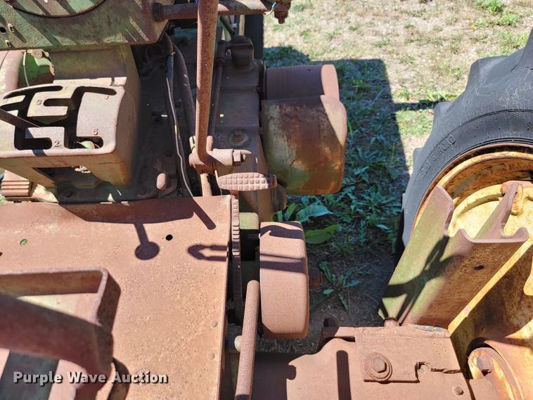 image for item JC9680 John Deere 60  tractor