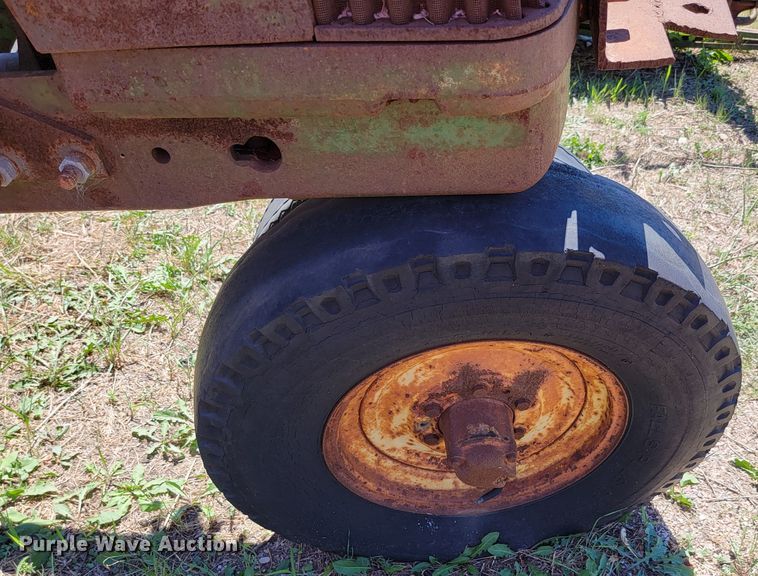 image for item JC9680 John Deere 60  tractor