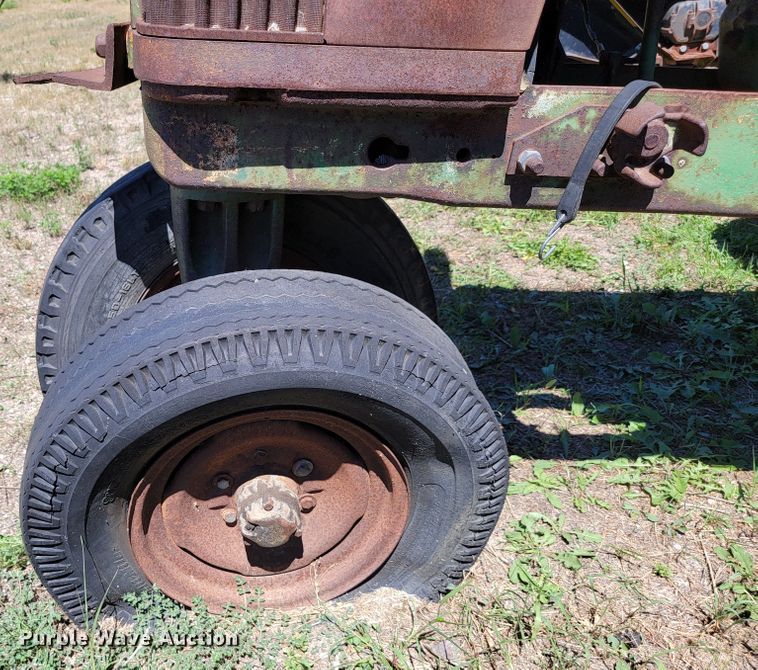 image for item JC9680 John Deere 60  tractor