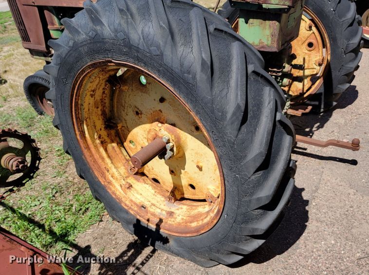 image for item JC9680 John Deere 60  tractor