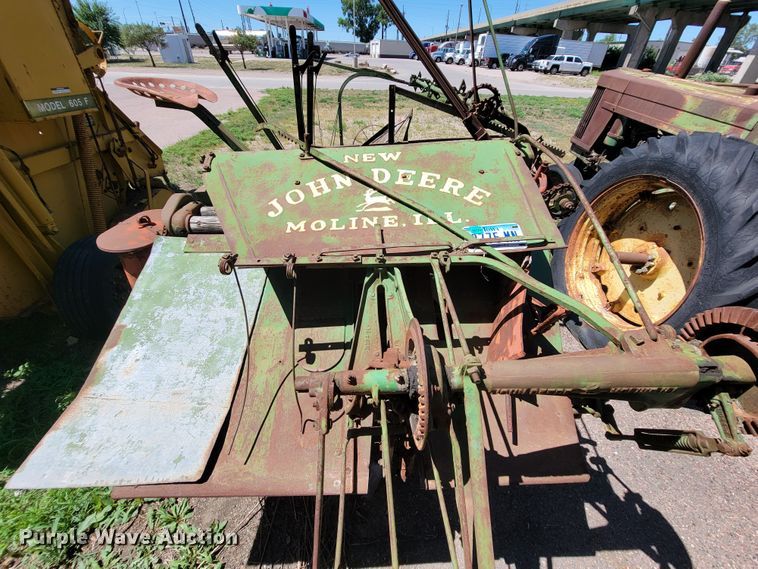 image for item JC9681 John Deere  hay binder