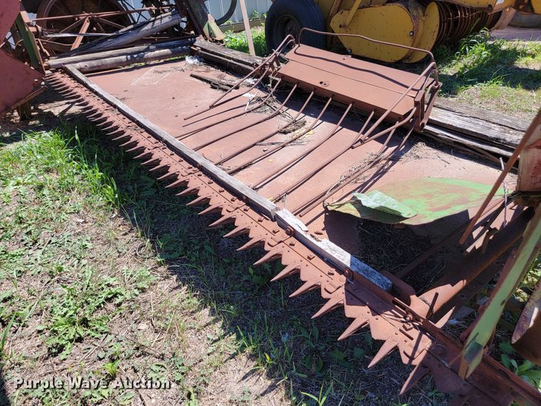 image for item JC9681 John Deere  hay binder