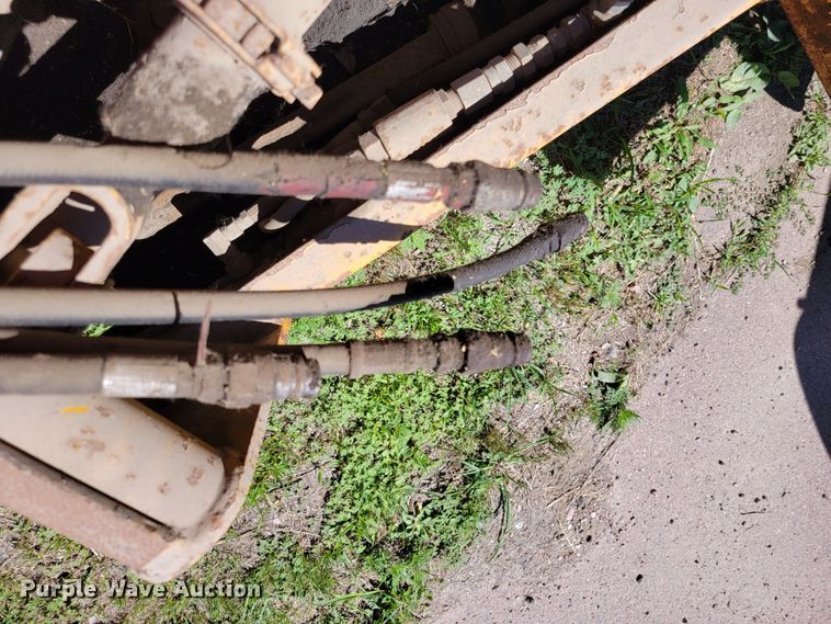 image for item JC9682 Vermeer 605F  round baler