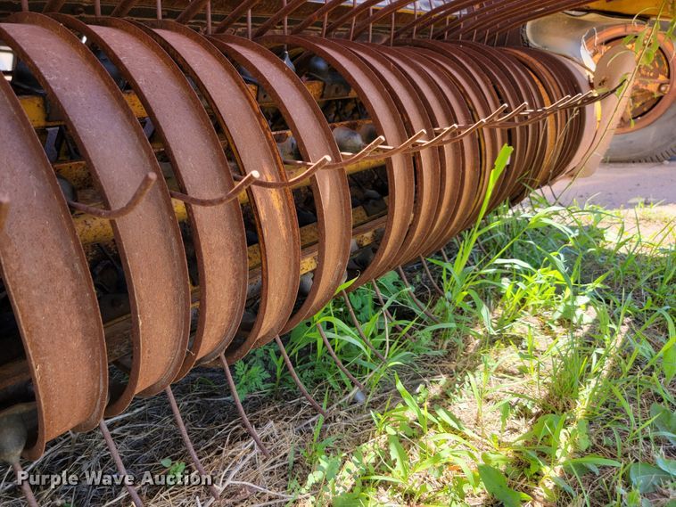 image for item JC9682 Vermeer 605F  round baler