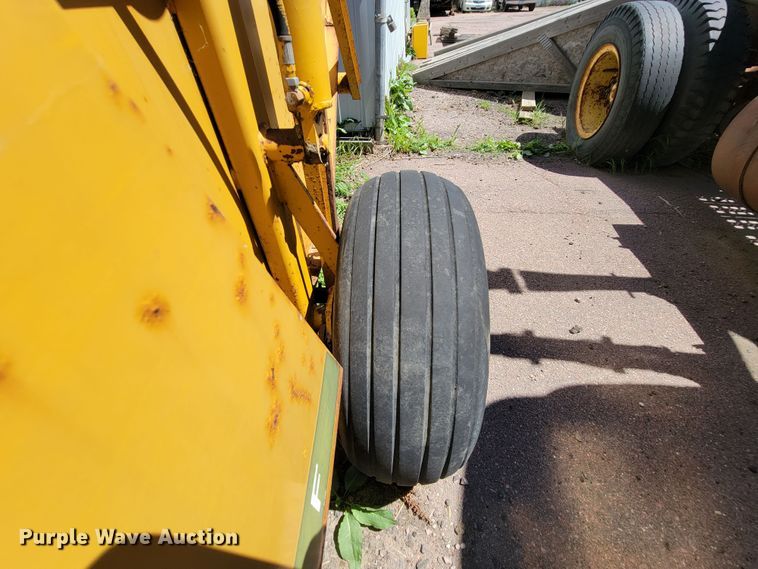 image for item JC9682 Vermeer 605F  round baler