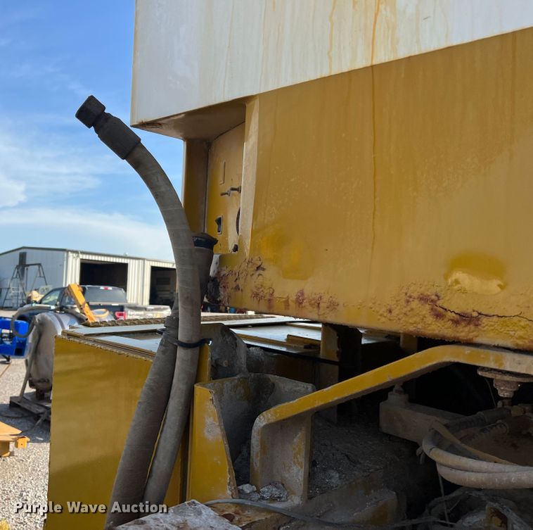 image for item JM9194 Terra-Gator 1903  applicator cab and chassis