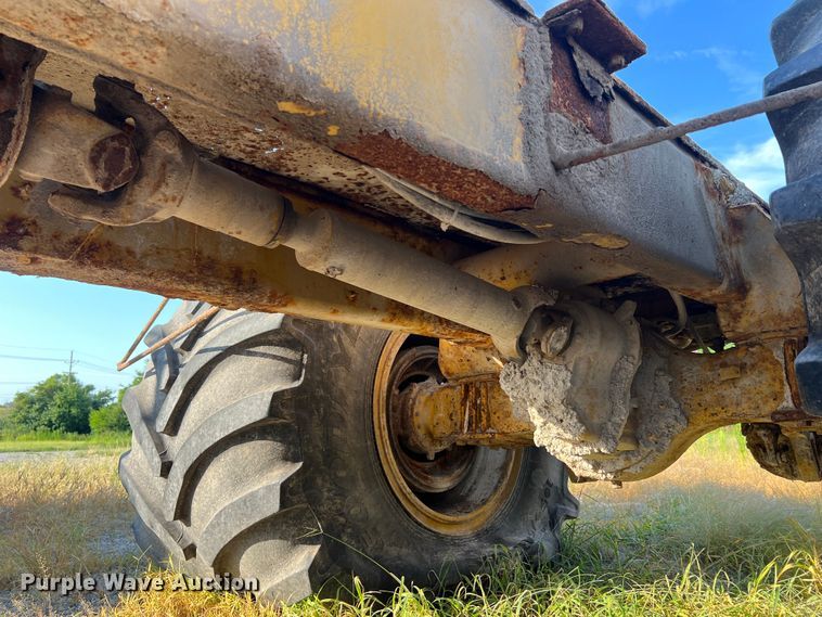 image for item JM9194 Terra-Gator 1903  applicator cab and chassis