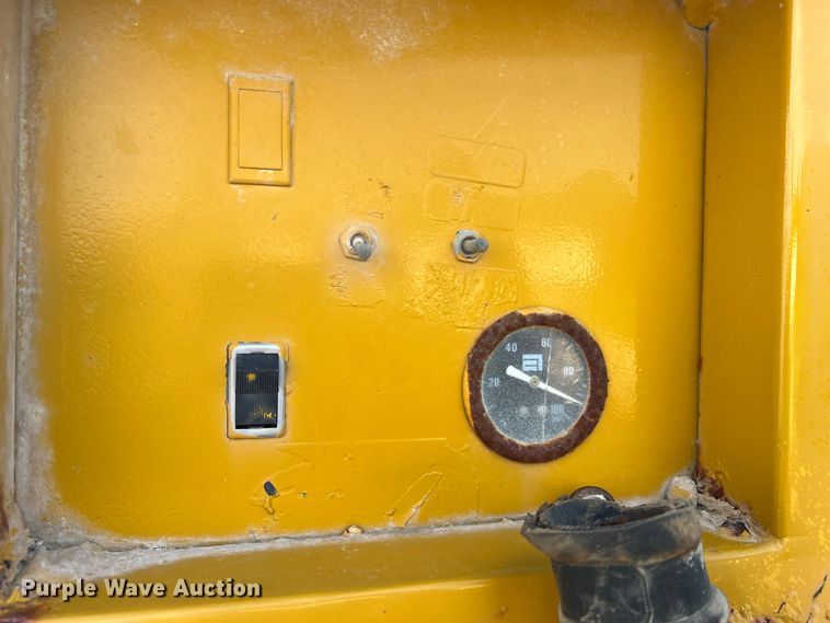 image for item JM9194 Terra-Gator 1903  applicator cab and chassis