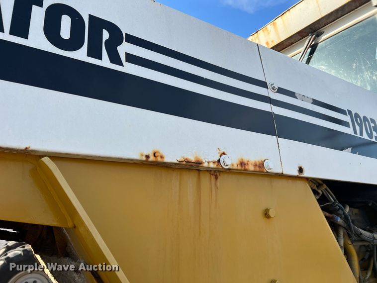 image for item JM9194 Terra-Gator 1903  applicator cab and chassis