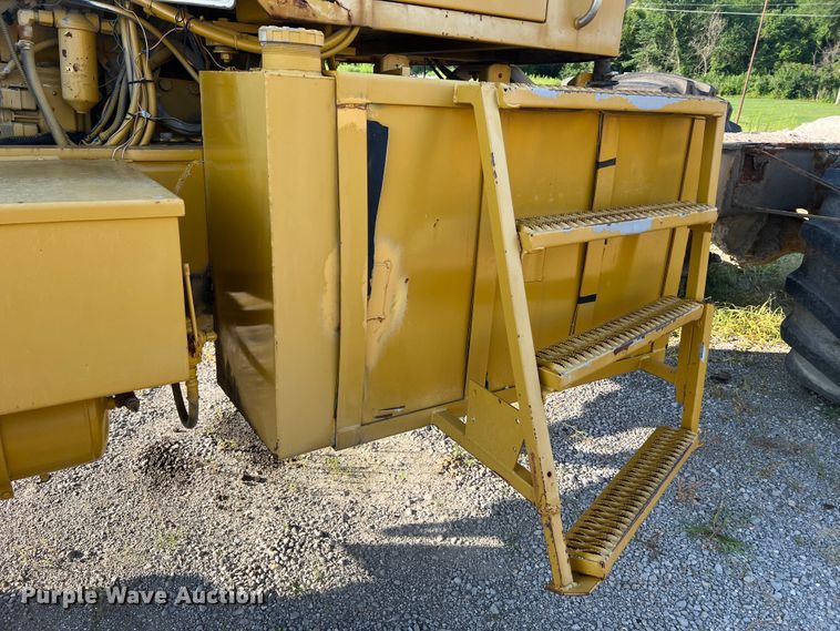 image for item JM9194 Terra-Gator 1903  applicator cab and chassis