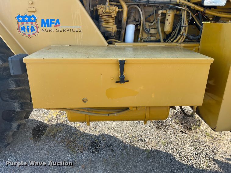 image for item JM9194 Terra-Gator 1903  applicator cab and chassis