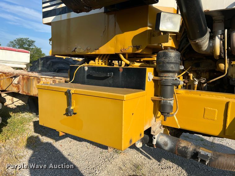 image for item JM9194 Terra-Gator 1903  applicator cab and chassis