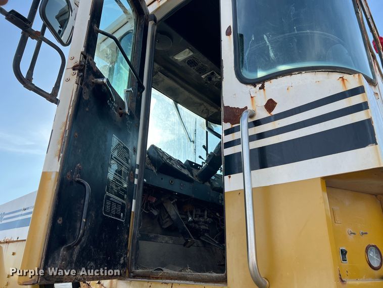 image for item JM9194 Terra-Gator 1903  applicator cab and chassis