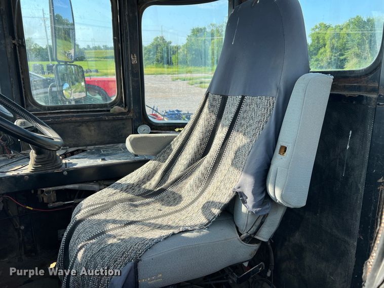 image for item JM9194 Terra-Gator 1903  applicator cab and chassis