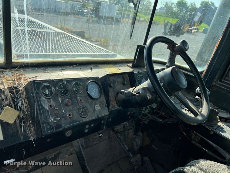 image for item JM9194 Terra-Gator 1903  applicator cab and chassis