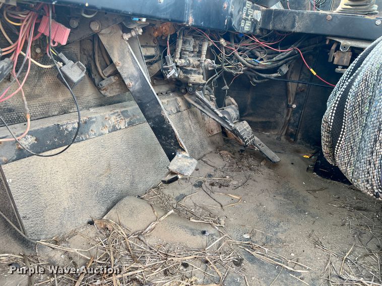 image for item JM9194 Terra-Gator 1903  applicator cab and chassis