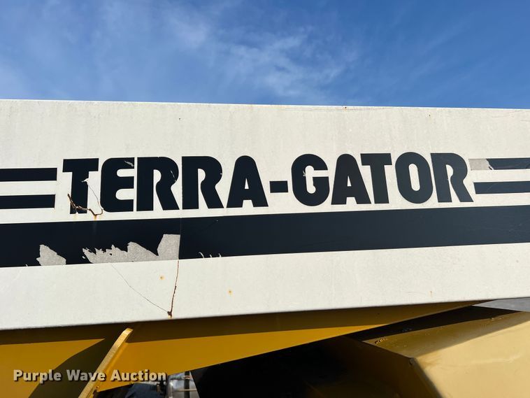 image for item JM9194 Terra-Gator 1903  applicator cab and chassis