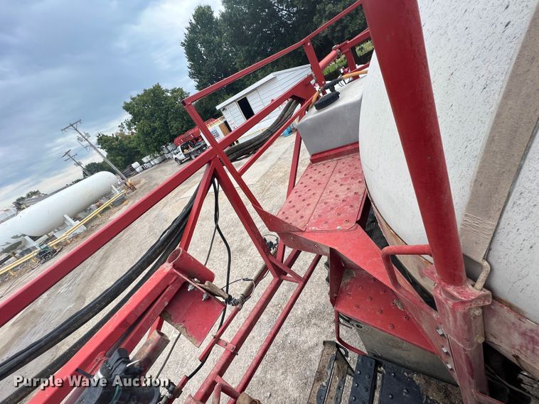 image for item JX9392 2008 Case IH SPX3185  sprayer