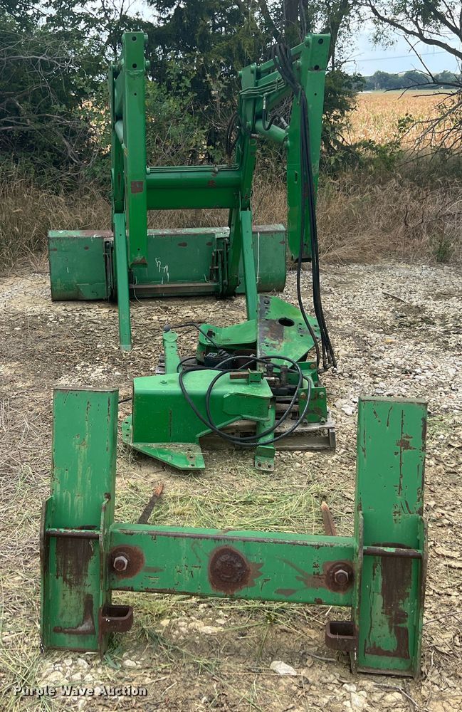 image for item JX9459 John Deere 260  loader