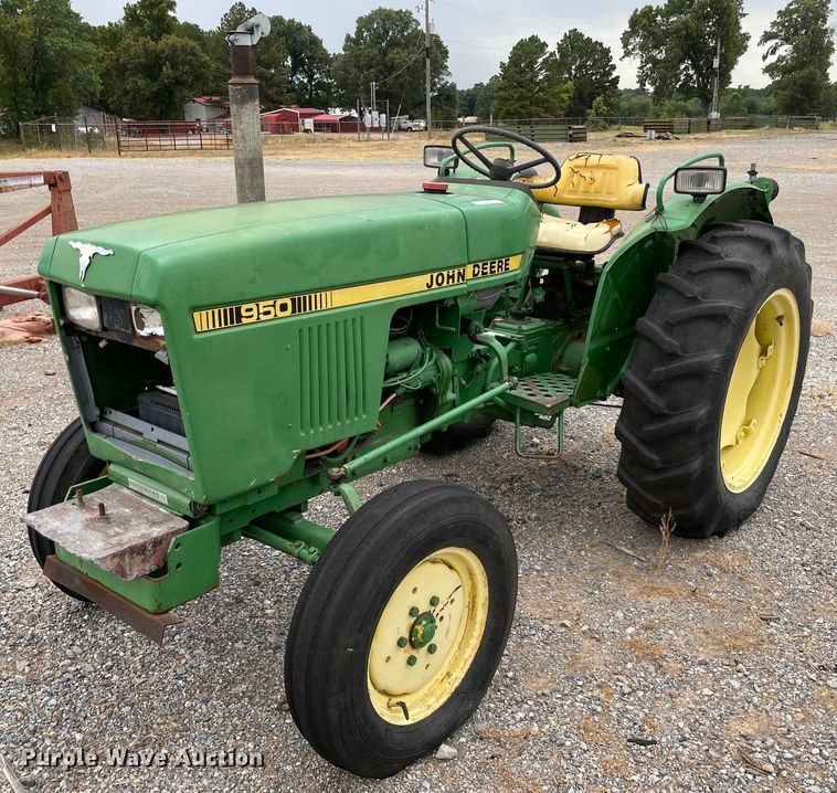image for item KE9338 1979 John Deere 950  tractor