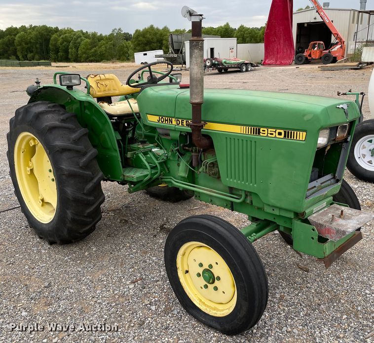 image for item KE9338 1979 John Deere 950  tractor