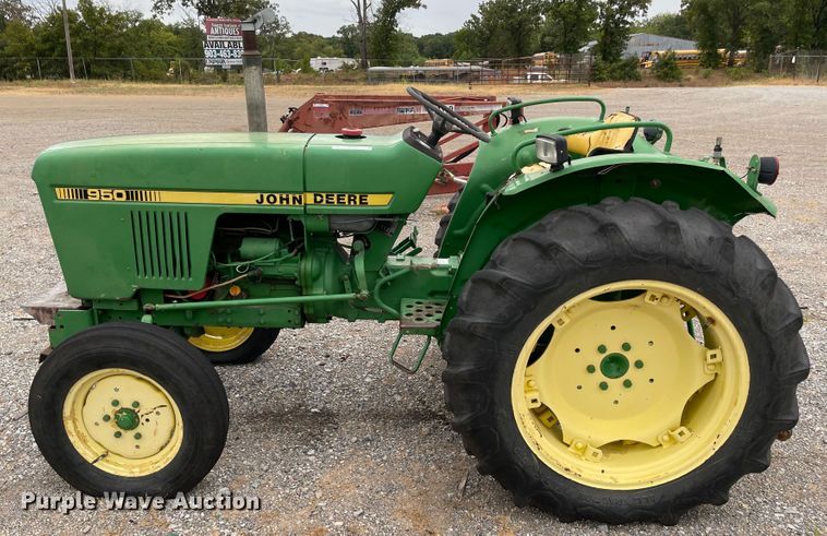 image for item KE9338 1979 John Deere 950  tractor