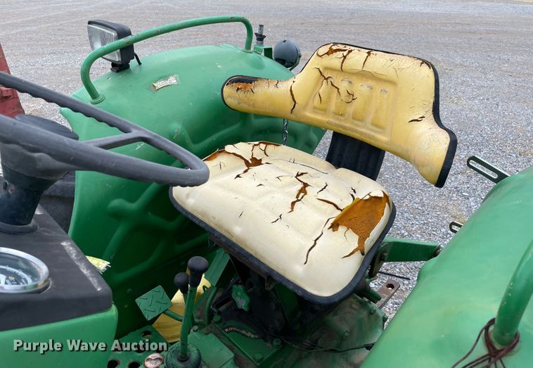 image for item KE9338 1979 John Deere 950  tractor