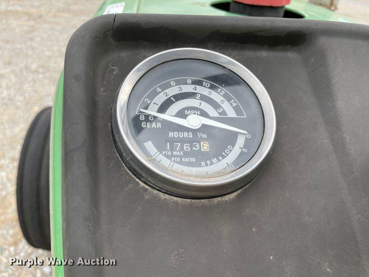 image for item KE9338 1979 John Deere 950  tractor