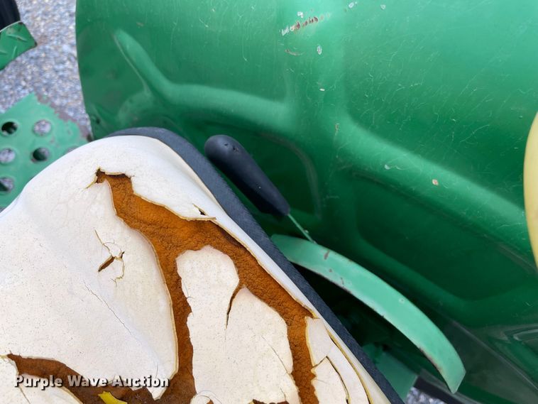 image for item KE9338 1979 John Deere 950  tractor