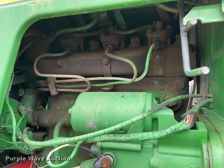 image for item KE9338 1979 John Deere 950  tractor
