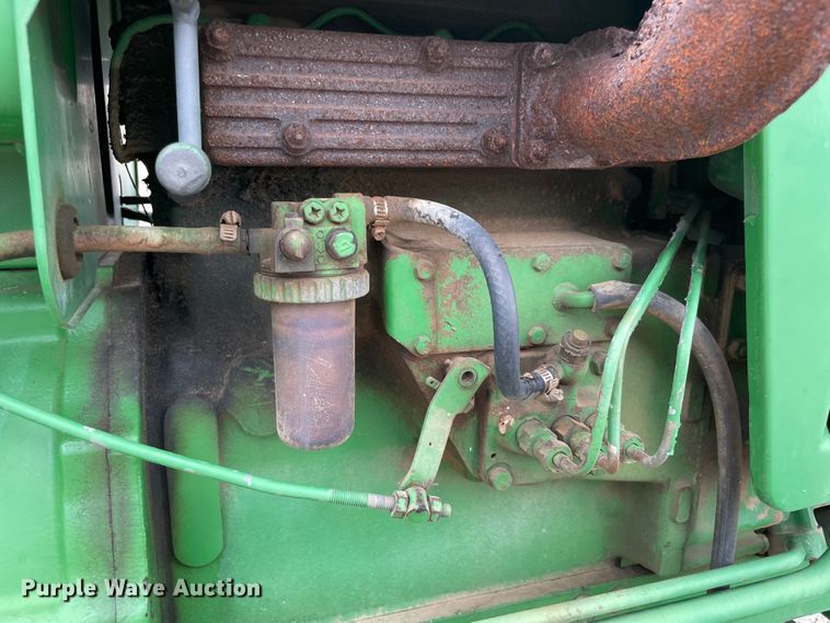 image for item KE9338 1979 John Deere 950  tractor