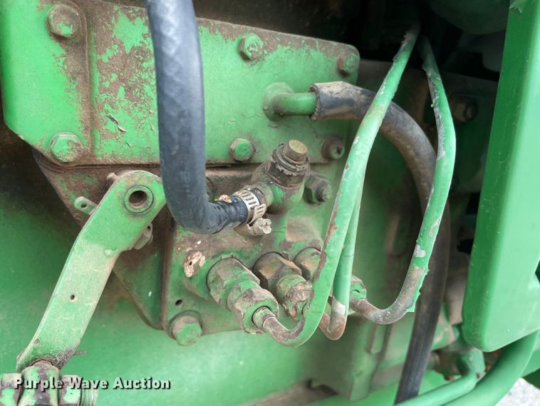 image for item KE9338 1979 John Deere 950  tractor